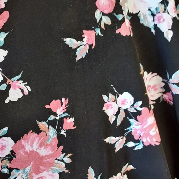 Torrid MINI STUDIO KNIT Black Floral SKATER DRESS in Size 2 - Picture 10 of 11